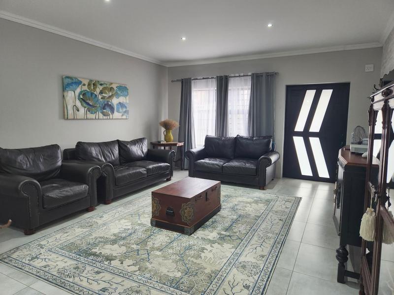 5 Bedroom Property for Sale in Die Bult Western Cape